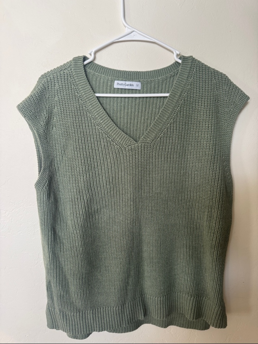 PrettyGarden Olive Green V-Neck Sleeveless Knit Sweater - M
